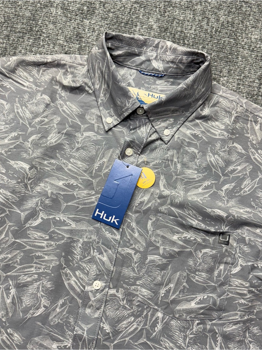 Huk Fishing Shirt Mens L Gray Kona Fish Chaos Print Short Sleeve NWT